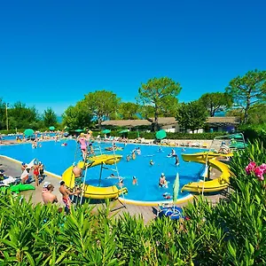camping-cisano.hotelinveneto.com/