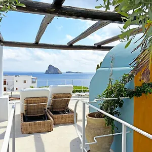 appartamento-ambra-panarea-island.sicilyhotelsitaly.net/